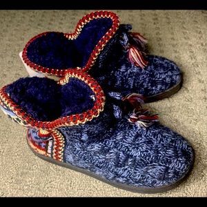 Muk Luks Womens Slippers Small 5-6